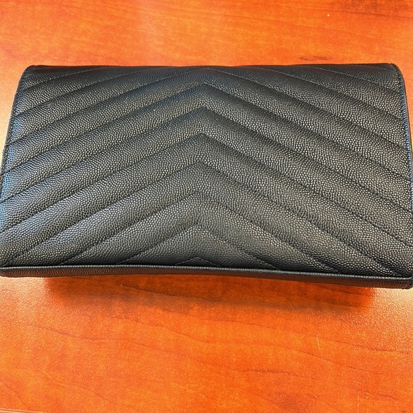 Saint Laurent Classic Monogram Wallet on Chain Matelasse Chevron Leather - Picture 2 of 2